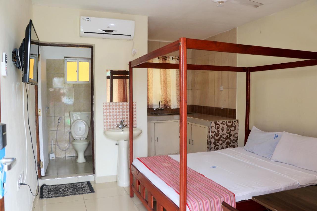 Sanana Conference Center And Holiday Resort Mombasa Bagian luar foto
