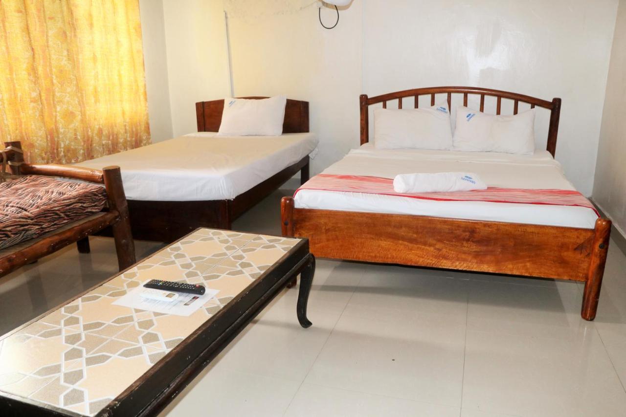 Sanana Conference Center And Holiday Resort Mombasa Bagian luar foto