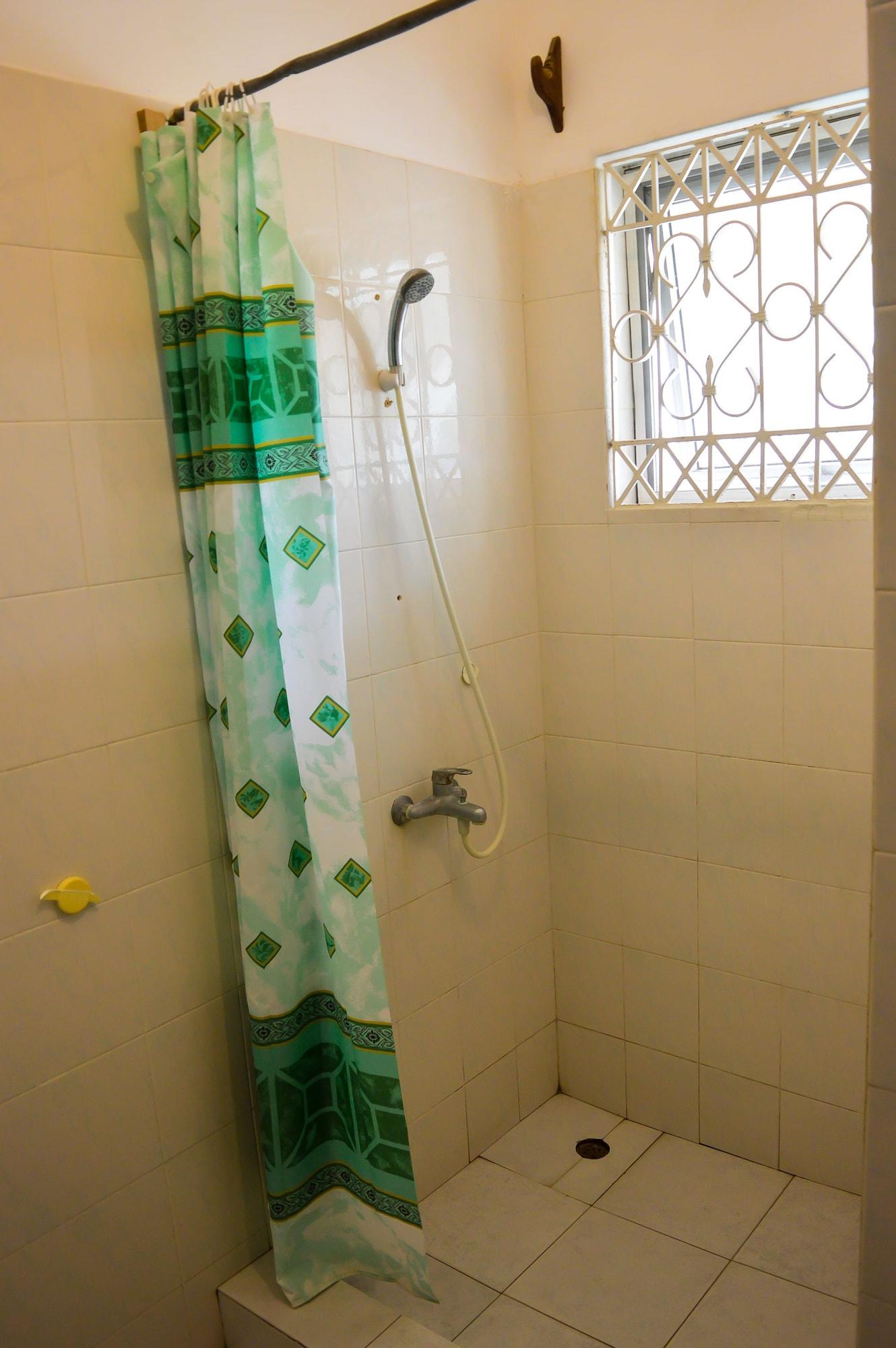 Sanana Conference Center And Holiday Resort Mombasa Bagian luar foto