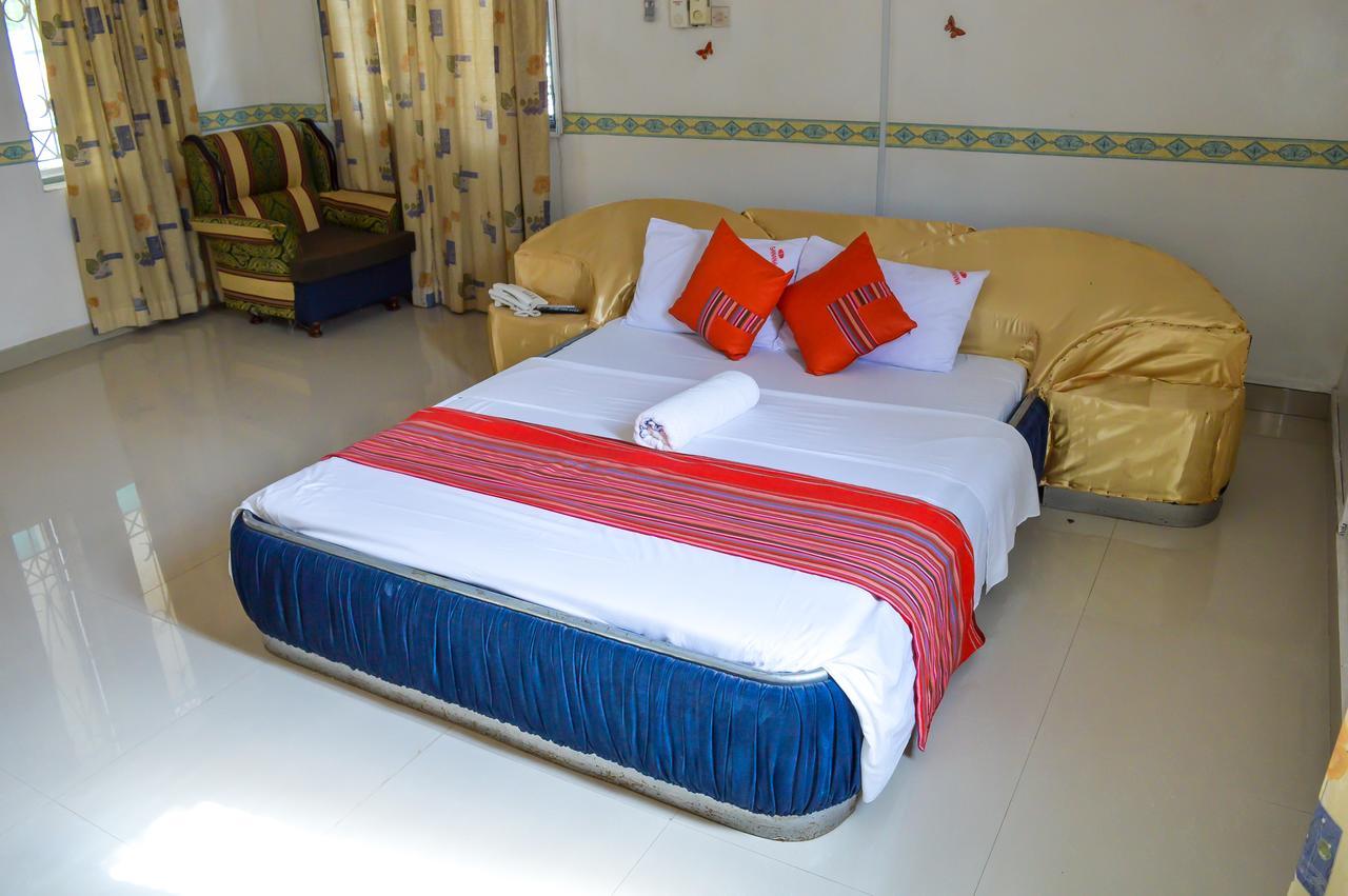 Sanana Conference Center And Holiday Resort Mombasa Bagian luar foto