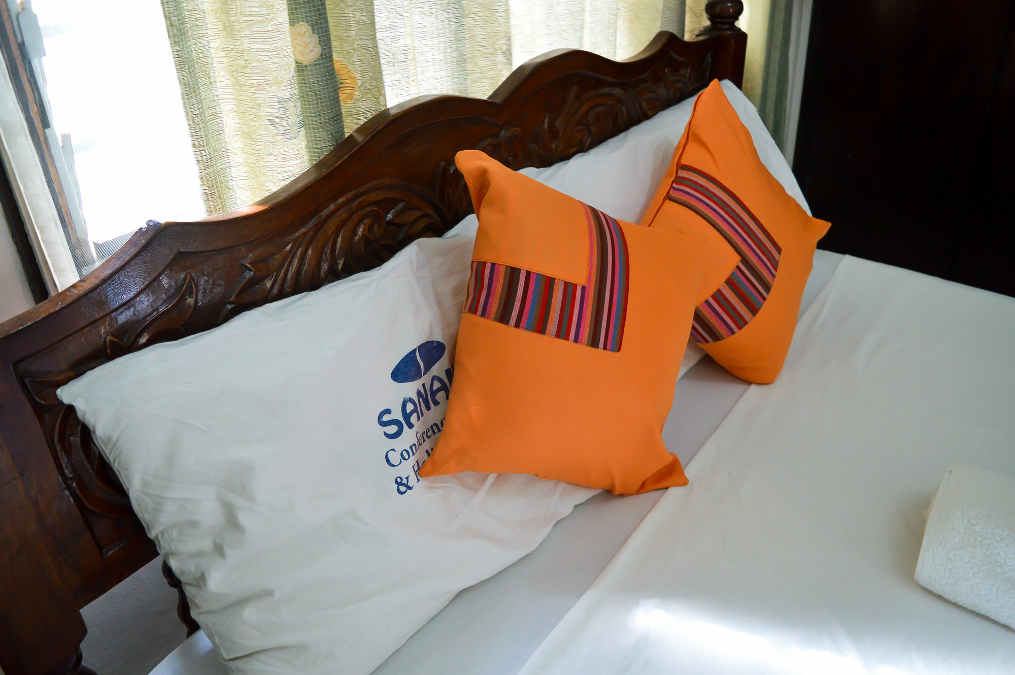 Sanana Conference Center And Holiday Resort Mombasa Bagian luar foto