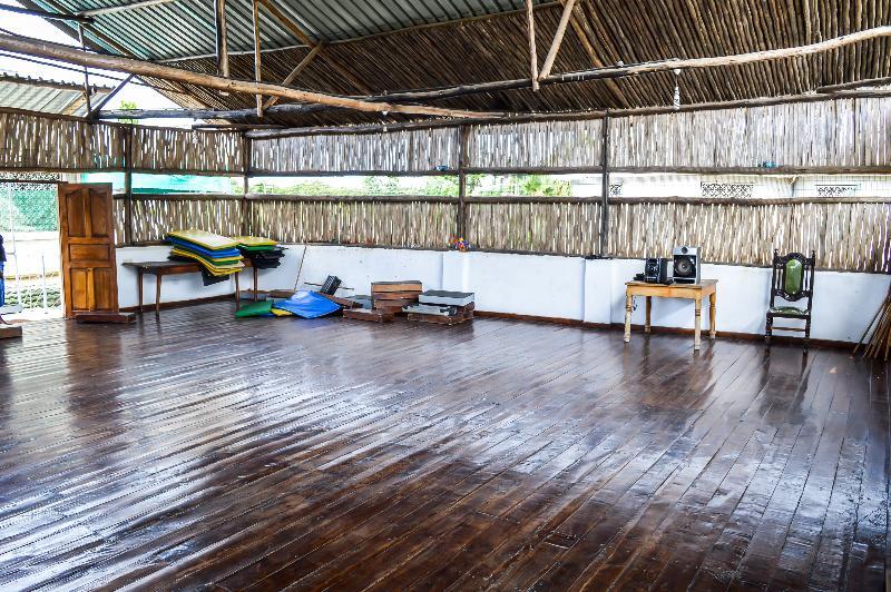 Sanana Conference Center And Holiday Resort Mombasa Bagian luar foto